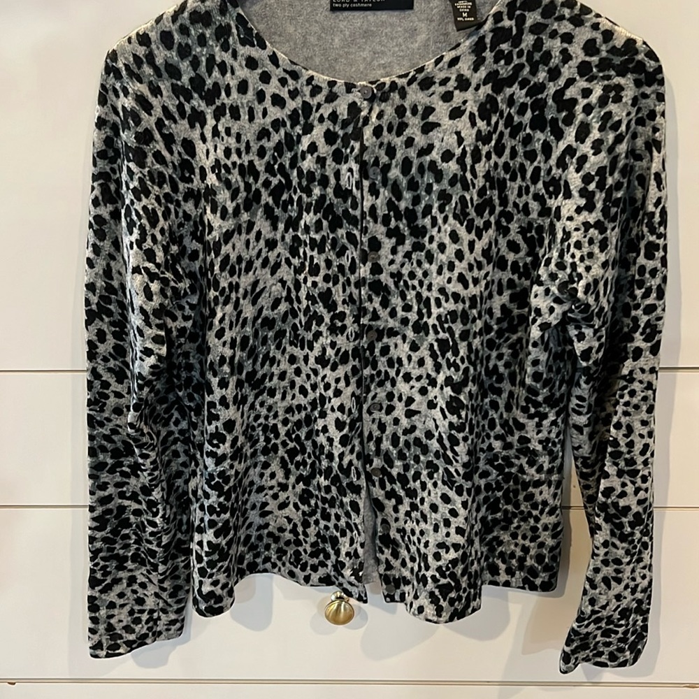 Beautiful cashmere cardigan